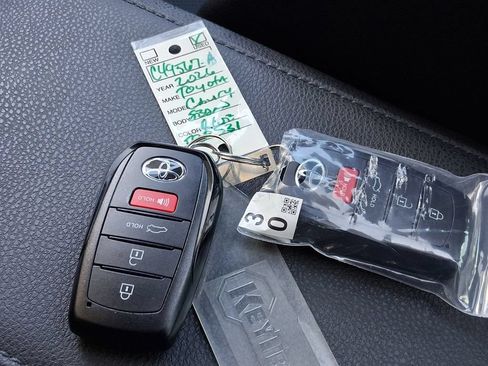 Used 2026 Toyota Camry XSE w/ Premium Package FWD image 27