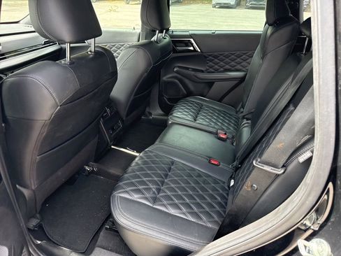 Used 2023 Mitsubishi Outlander SEL image 8