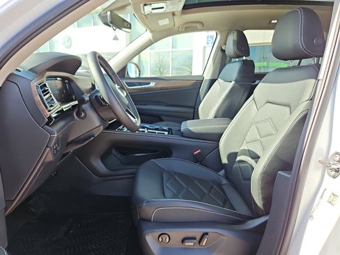 New 2026 Volkswagen Atlas SE image 12