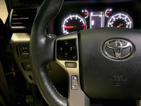 Used 2023 Toyota 4Runner Limited AWD/4WD image 23