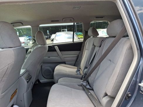 Used 2013 Toyota Highlander 4WD w/ Cold Weather Pkg image 11