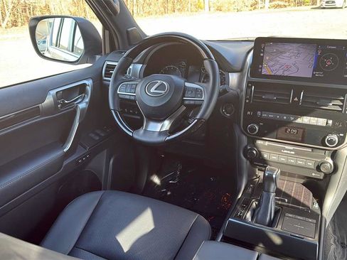 Used 2023 Lexus GX 460 Premium image 13