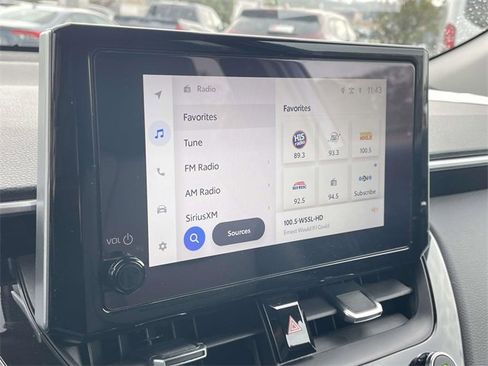 Used 2024 Toyota Corolla Cross XLE image 25