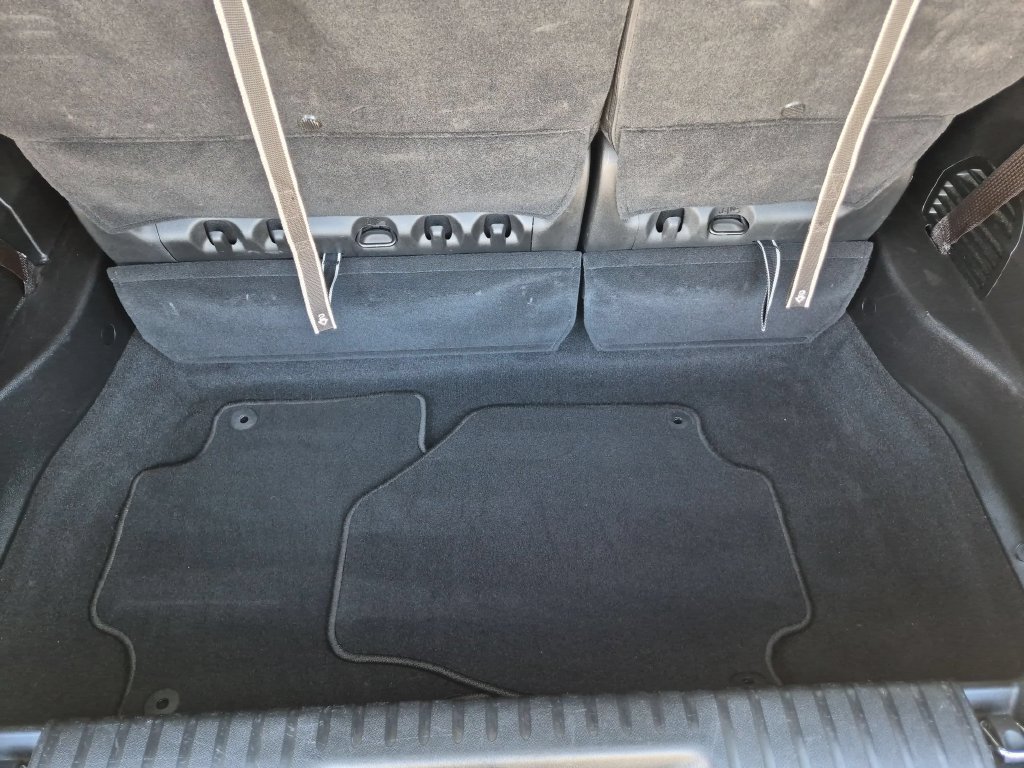 Used 2026 Chrysler Pacifica Select FWD image 27