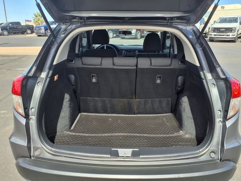 Used 2021 Honda HR-V LX image 16