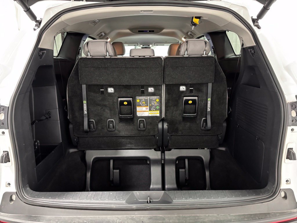 Used 2026 Toyota Sienna LE FWD image 53