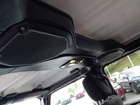 Used 2020 Jeep Wrangler Unlimited Sahara AWD/4WD image 26
