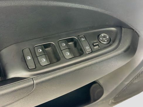 Used 2025 Hyundai Venue SEL FWD image 15