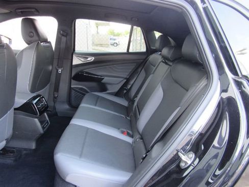 Used 2023 Volkswagen ID.4 S image 18