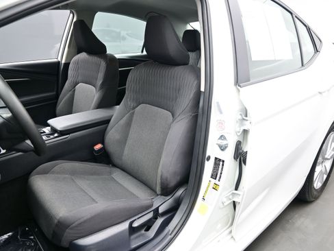 Used 2025 Toyota Camry LE FWD image 10