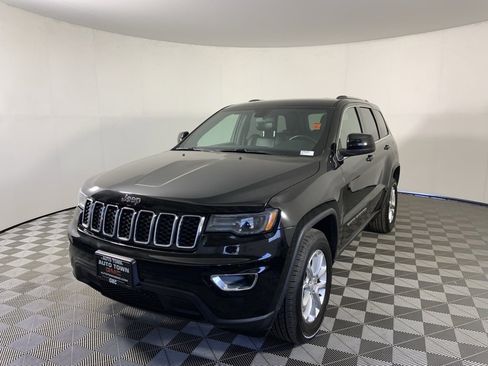Used 2021 Jeep Grand Cherokee Laredo X image 5