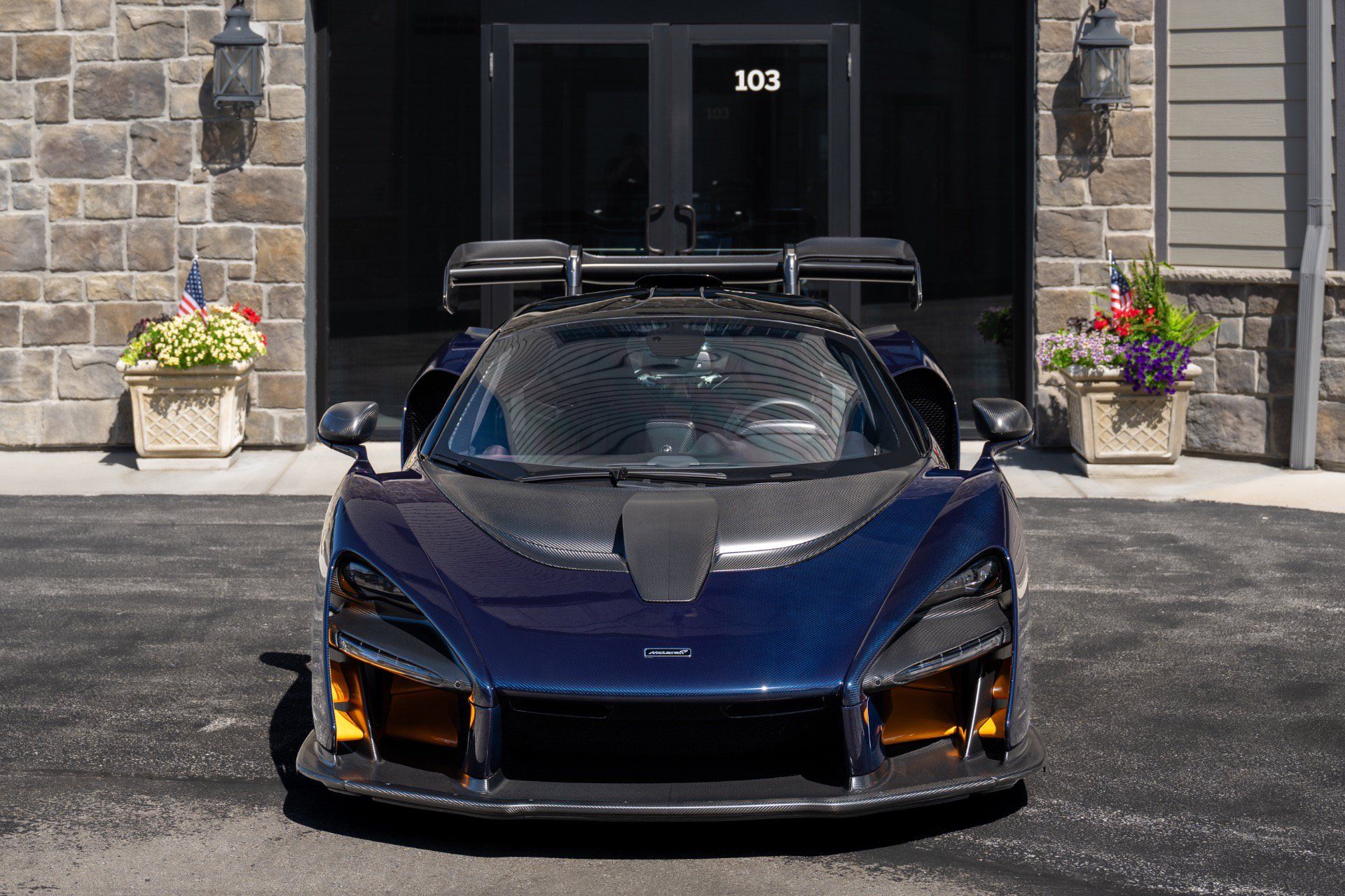 Used 2019 McLaren Senna RWD image 36