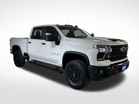 Certified 2026 Chevrolet Silverado 2500 ZR2 AWD/4WD image 4