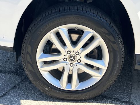 Used 2017 Mercedes-Benz GLS 450 4MATIC image 33