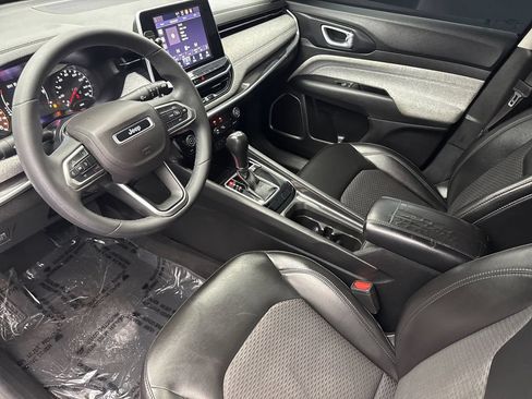 Used 2022 Jeep Compass Latitude FWD image 9