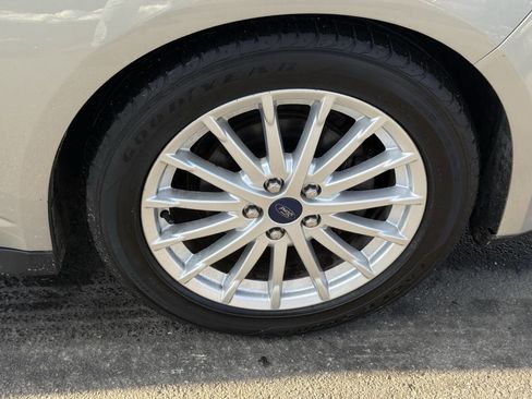 Used 2015 Ford C-MAX SE image 4