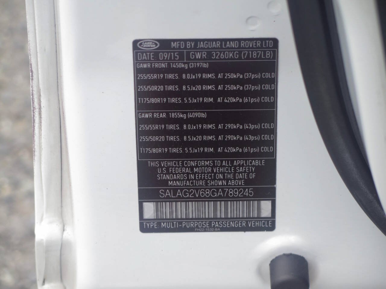Used 2016 Land Rover LR4 HSE Silver Edition AWD/4WD image 34