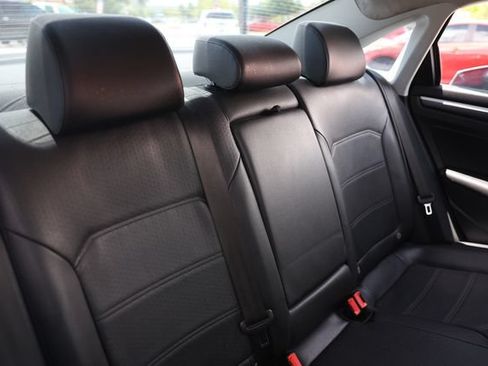 Used 2017 Volkswagen Passat 1.8T R-Line FWD image 17