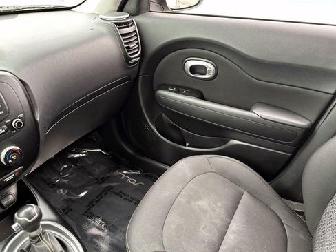 Used 2014 Kia Soul + FWD image 25