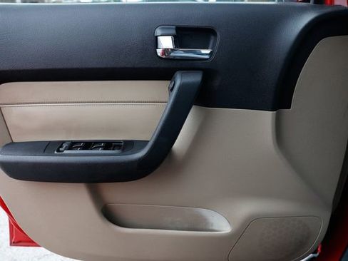 Used 2006 HUMMER H3 4dr 4WD SUV image 42