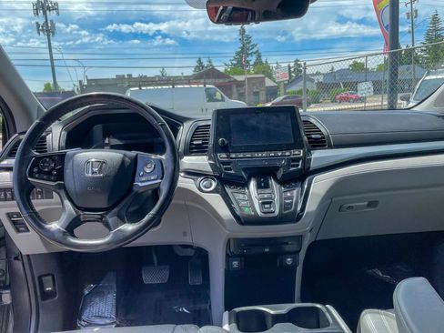Used 2020 Honda Odyssey Elite image 3