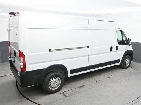 Used 2025 RAM ProMaster 2500 w/ Convenience Group image 30