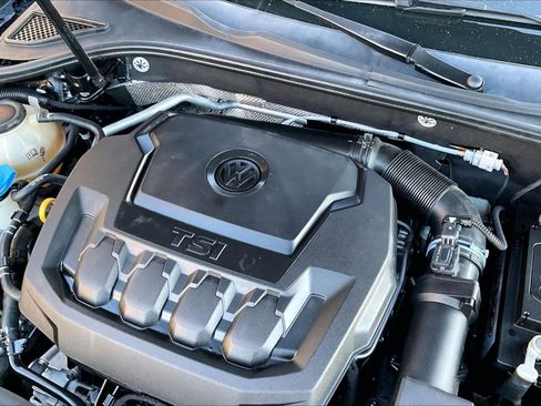 Used 2018 Volkswagen Passat 2.0T R-Line image 31