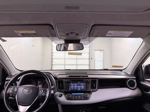 Used 2018 Toyota RAV4 XLE FWD image 21