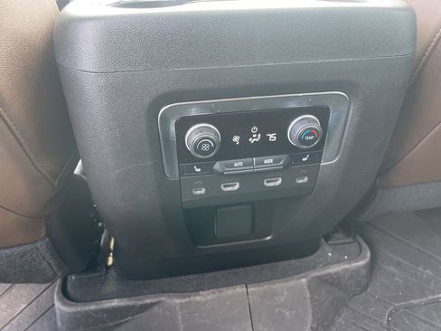 Used 2021 Chevrolet Suburban High Country image 17