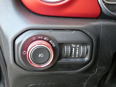 Used 2021 Jeep Wrangler Unlimited Rubicon image 25