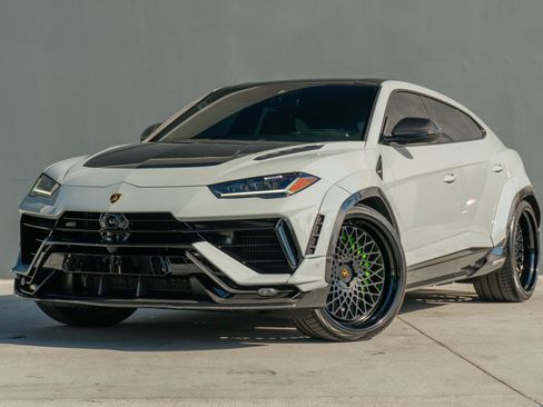 Used 2024 Lamborghini Urus Performante image 4