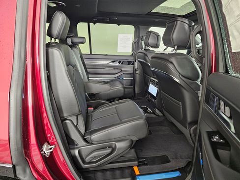 New 2026 Jeep Grand Wagoneer Summit image 38