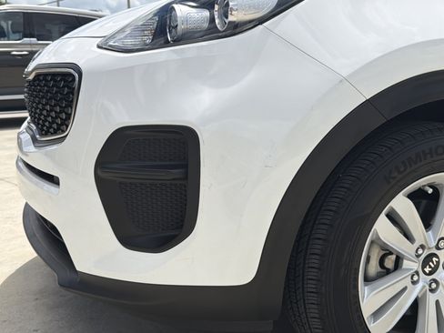 Certified 2018 Kia Sportage LX image 9