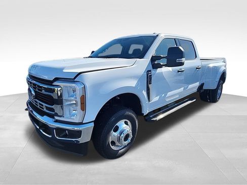 Used 2026 Ford F350 XLT AWD/4WD image 4