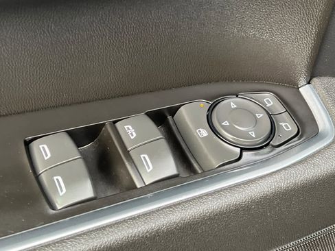 Used 2025 GMC Sierra 1500 Elevation image 13