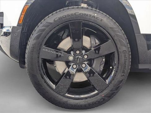 New 2026 Land Rover Defender 110 X-Dynamic SE AWD/4WD image 10