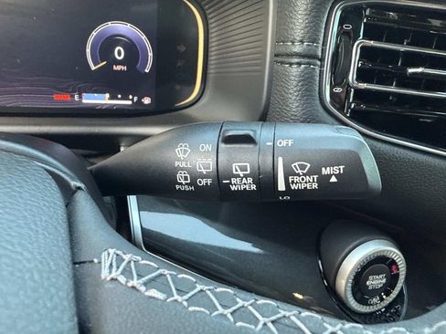 Used 2023 Jeep Wagoneer Base image 43