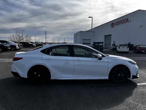 Used 2025 Toyota Camry LE image 6