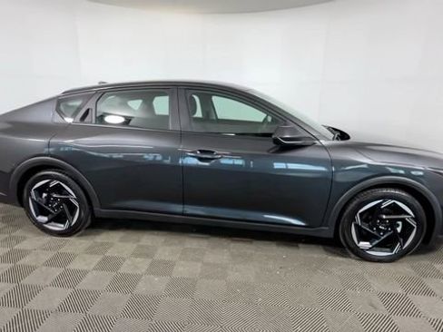 Used 2025 Kia K4 EX FWD image 3