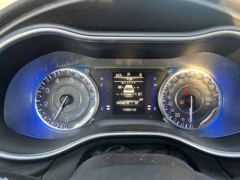 Used 2016 Chrysler 200 Limited w/ Convenience Group image 16