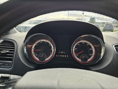 Used 2019 Dodge Grand Caravan SXT image 11