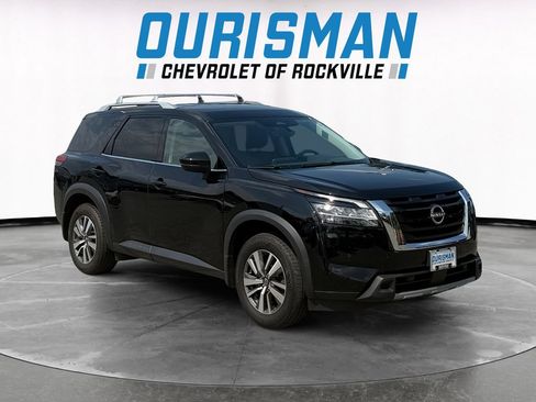 Used 2023 Nissan Pathfinder SL AWD/4WD image 1