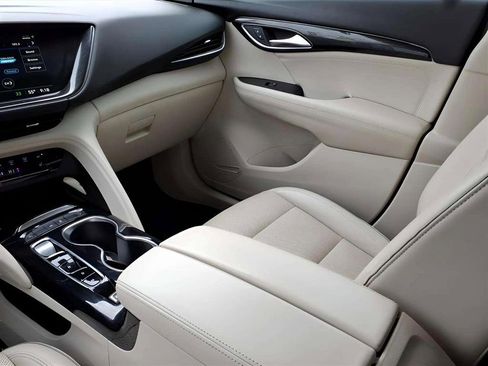 Used 2022 Buick Envision Essence w/ Safety Package image 12