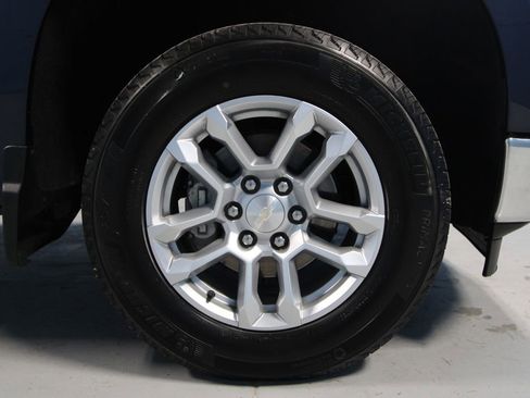 Used 2022 Chevrolet Silverado 1500 LT image 36