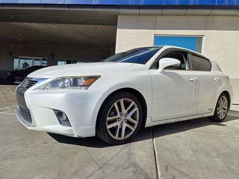 Used 2015 Lexus CT 200h image 2