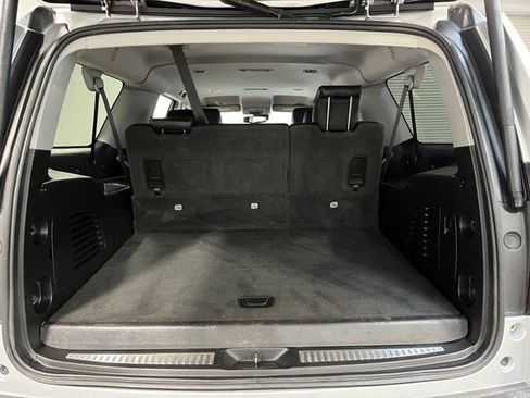 Used 2020 Chevrolet Suburban LT RWD image 16