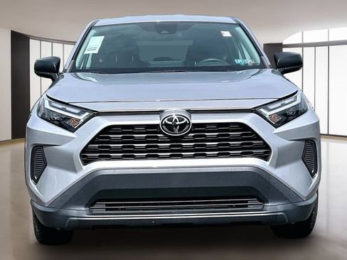 Used 2023 Toyota RAV4 LE AWD/4WD image 2