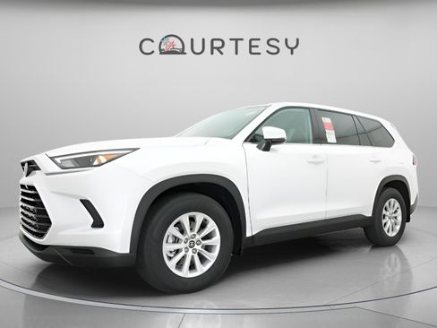 New 2026 Toyota Grand Highlander XLE image 1