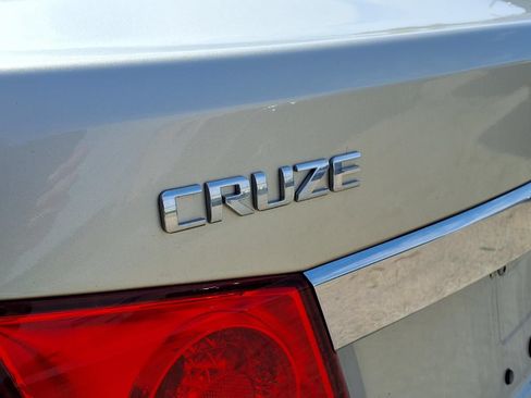 Used 2015 Chevrolet Cruze LT FWD image 9