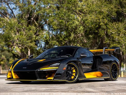 Used 2019 McLaren Senna image 1